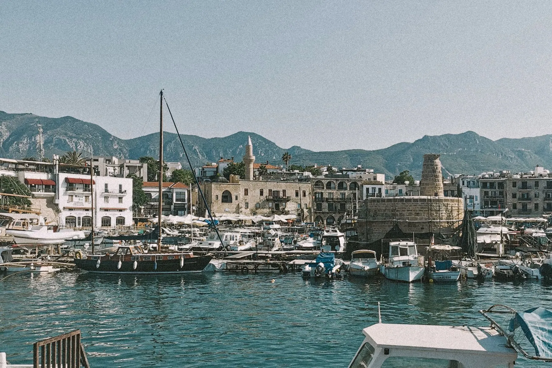 Faire des affaires à Chypre du Nord : guide juridique pour les investisseurs et entrepreneurs étrangers
